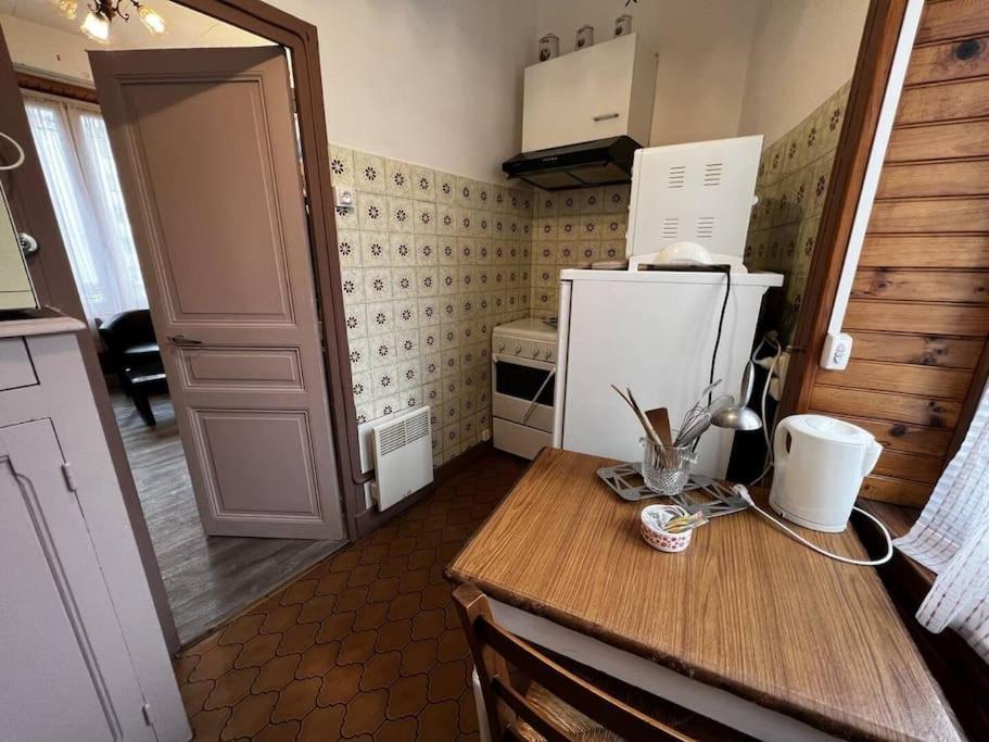 Le Nid Douillet Rustique Linge Fourni Apartment La Bourboule Ngoại thất bức ảnh